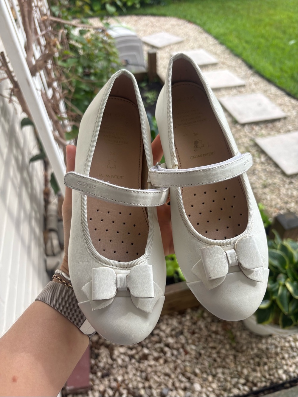 Geox White Italian Patent Leather Mary Jane Ballet Flats with Bow Size 2.5